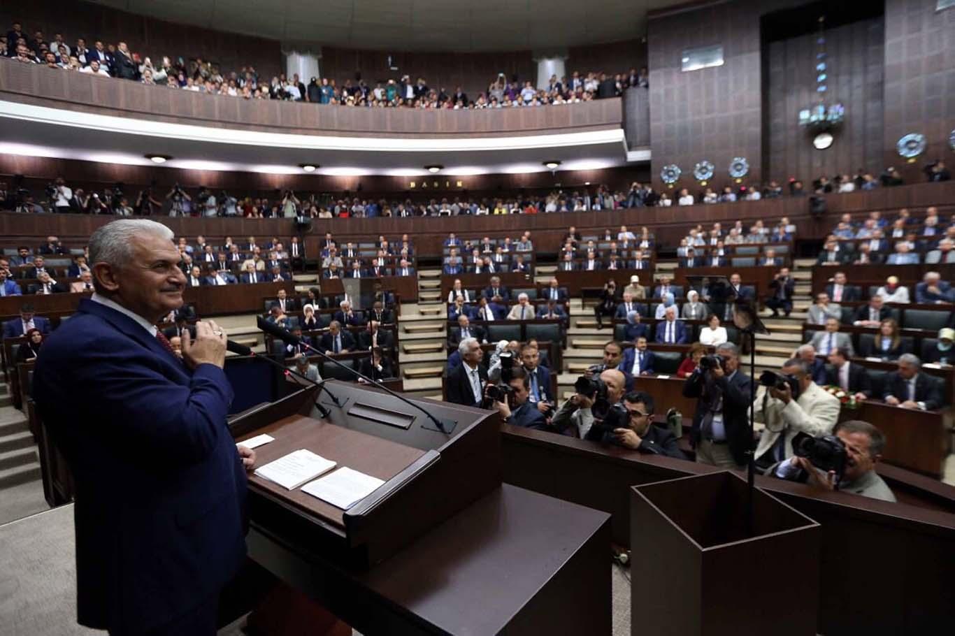 AK Parti Grup Başkanlığına Başbakan Yıldırım seçildi AK Parti Grup Başkanlığına Başbakan Yıldırım seçildi